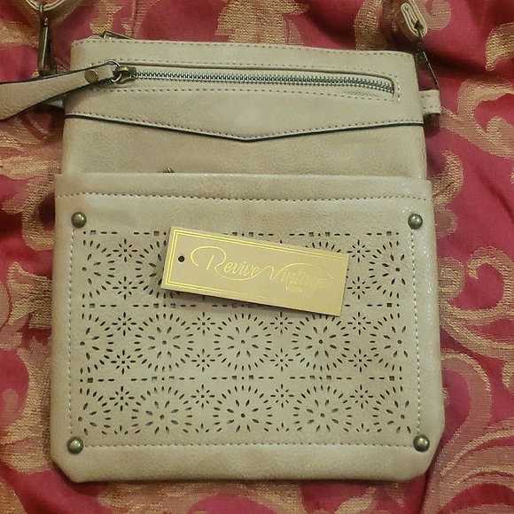 Revive vintage Tan vegan leather crossbag NWOT - Picture 2 of 8